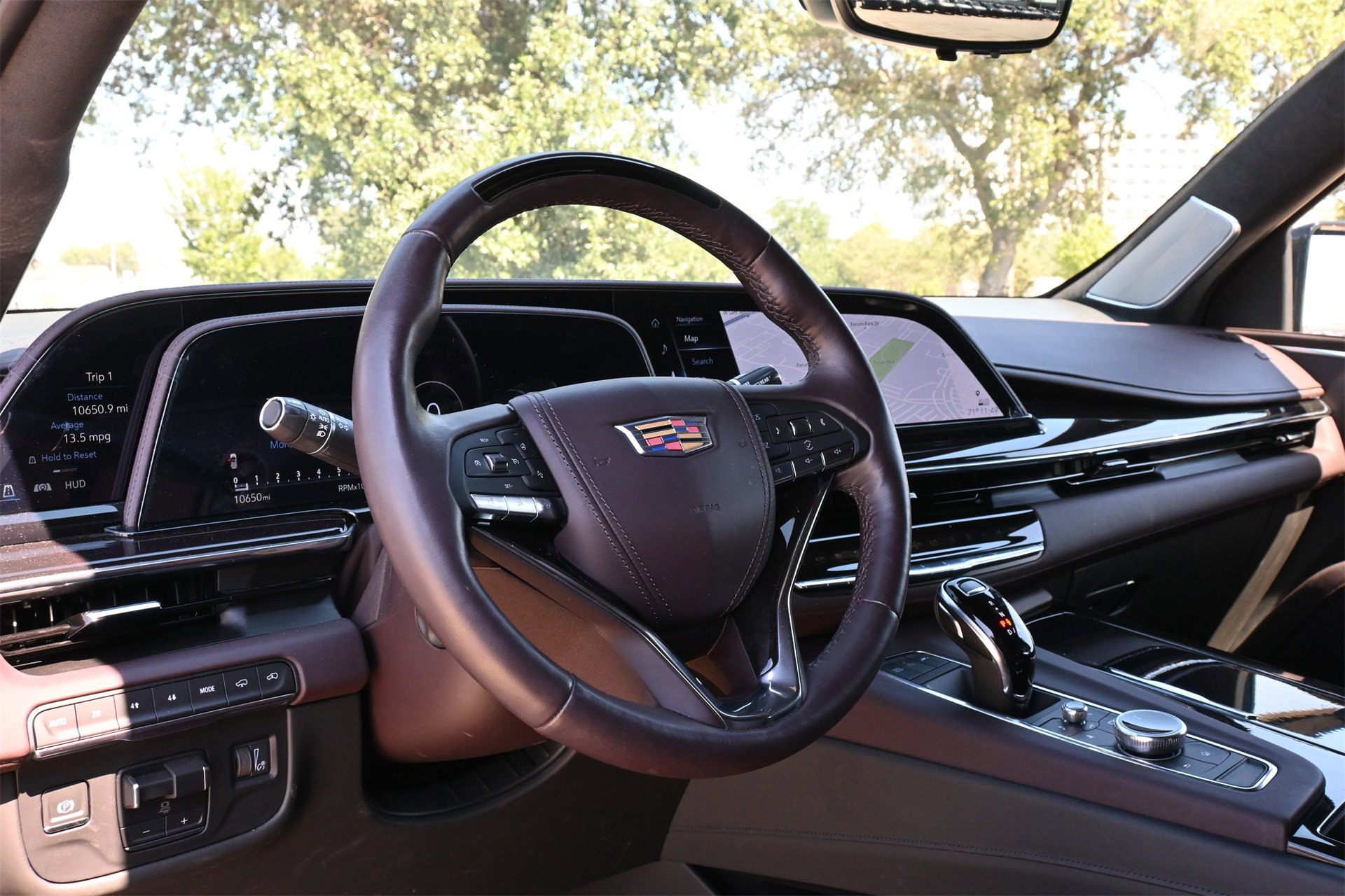 Used 2023 Cadillac Escalade Sport Platinum w/ LPO, ONYX Package image 15