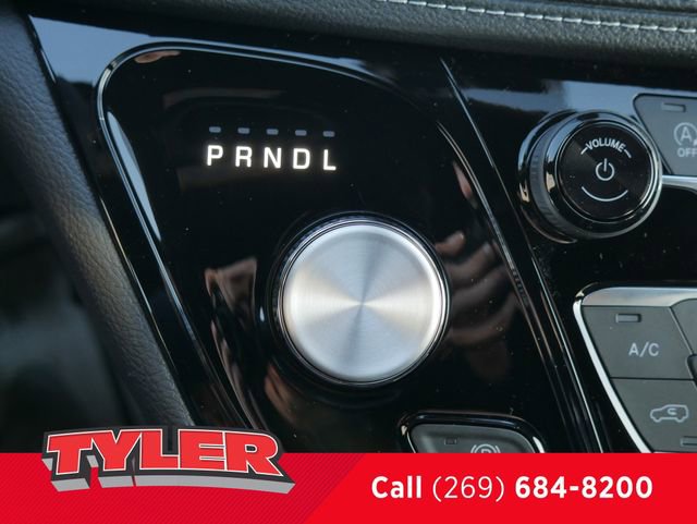 New 2026 Chrysler Pacifica Select AWD/4WD image 31