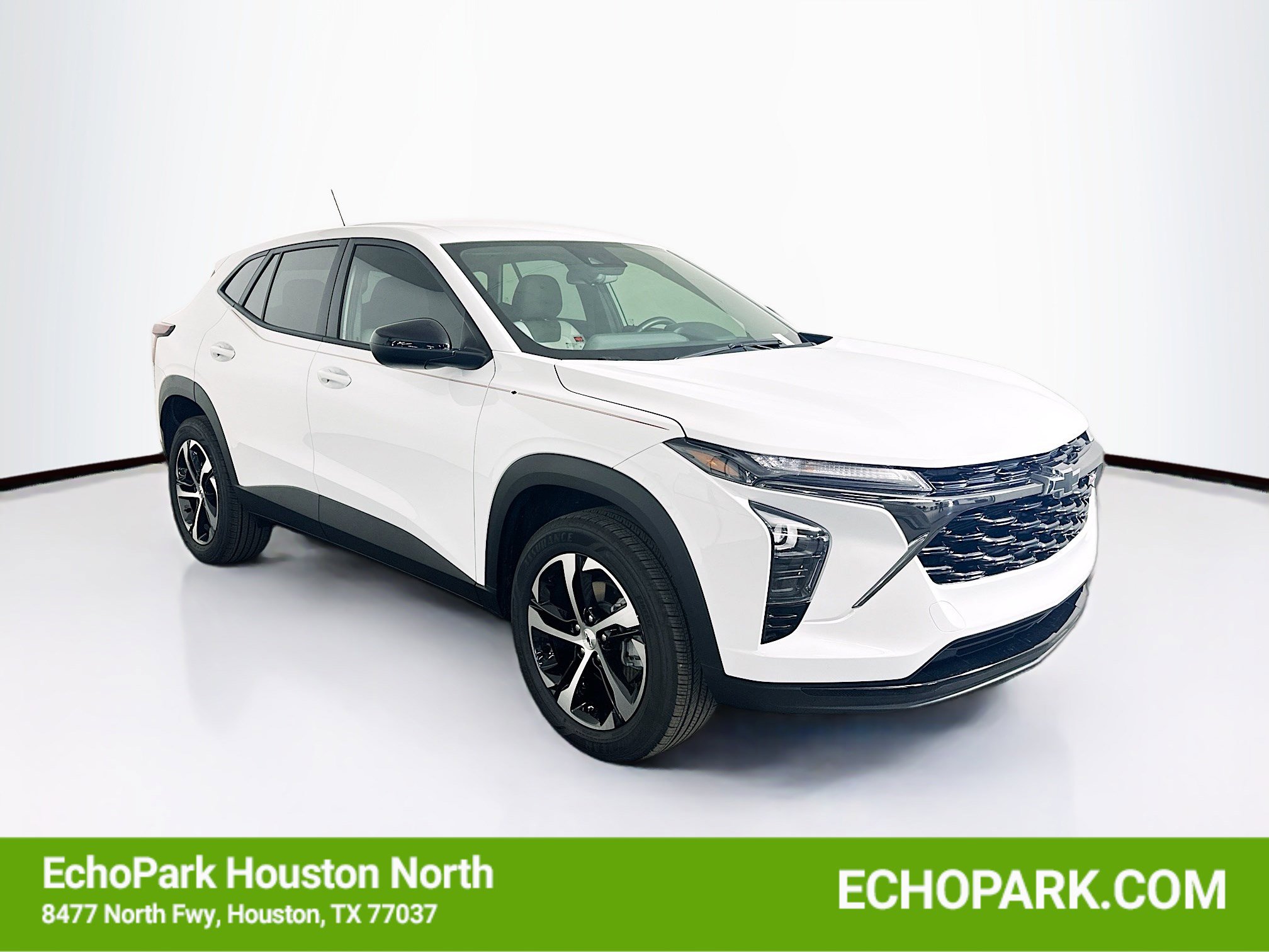 Used 2025 Chevrolet Trax RS w/ Driver Confidence Package image 1