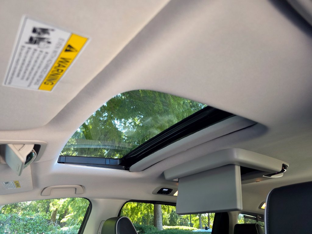 Used 2026 Honda Odyssey Touring image 14