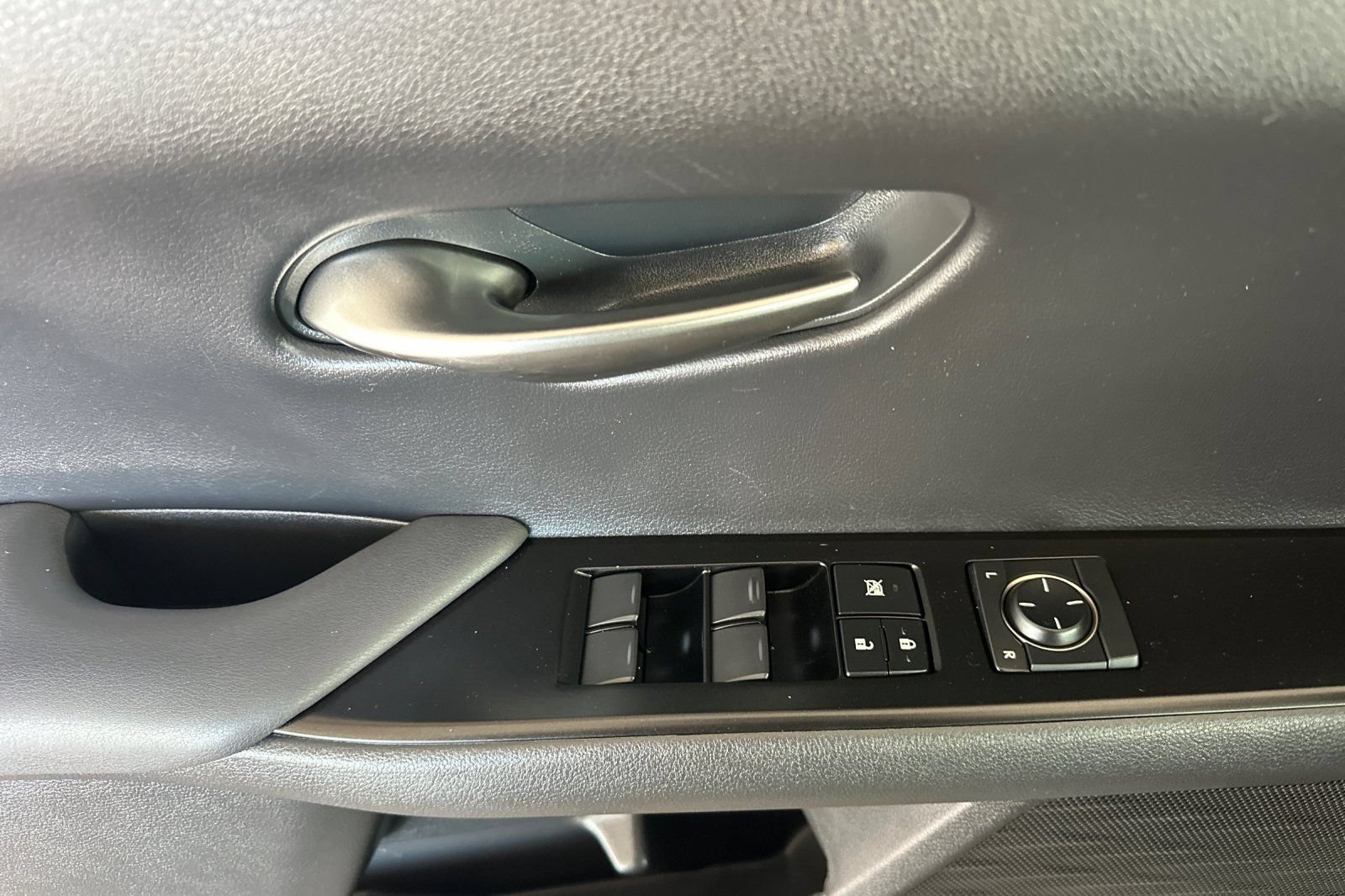 Certified 2020 Lexus UX 250h w/ Premium Package AWD/4WD image 8