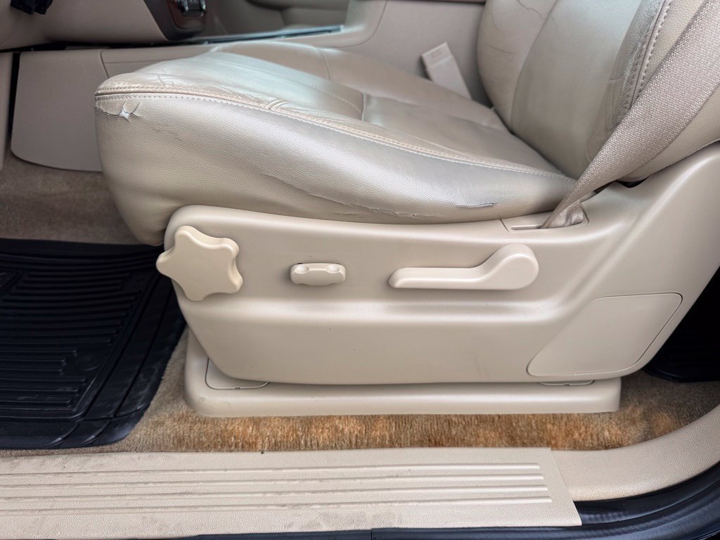 Used 2011 Chevrolet Tahoe LT AWD/4WD image 12