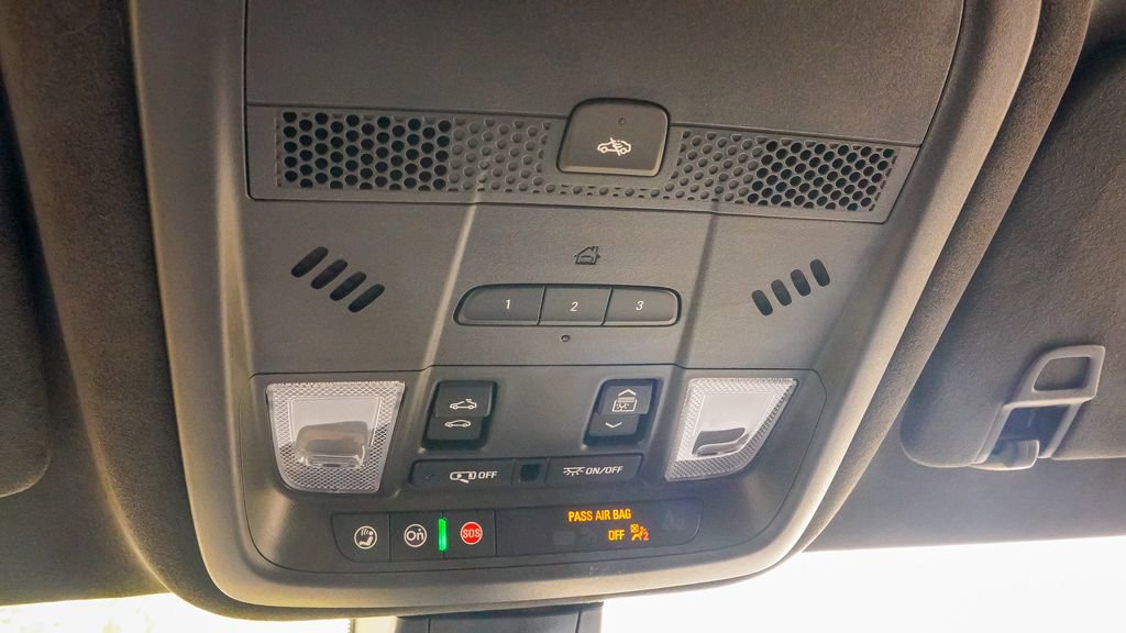 Certified 2025 Cadillac XT6 Premium Luxury w/ Platinum Package image 39