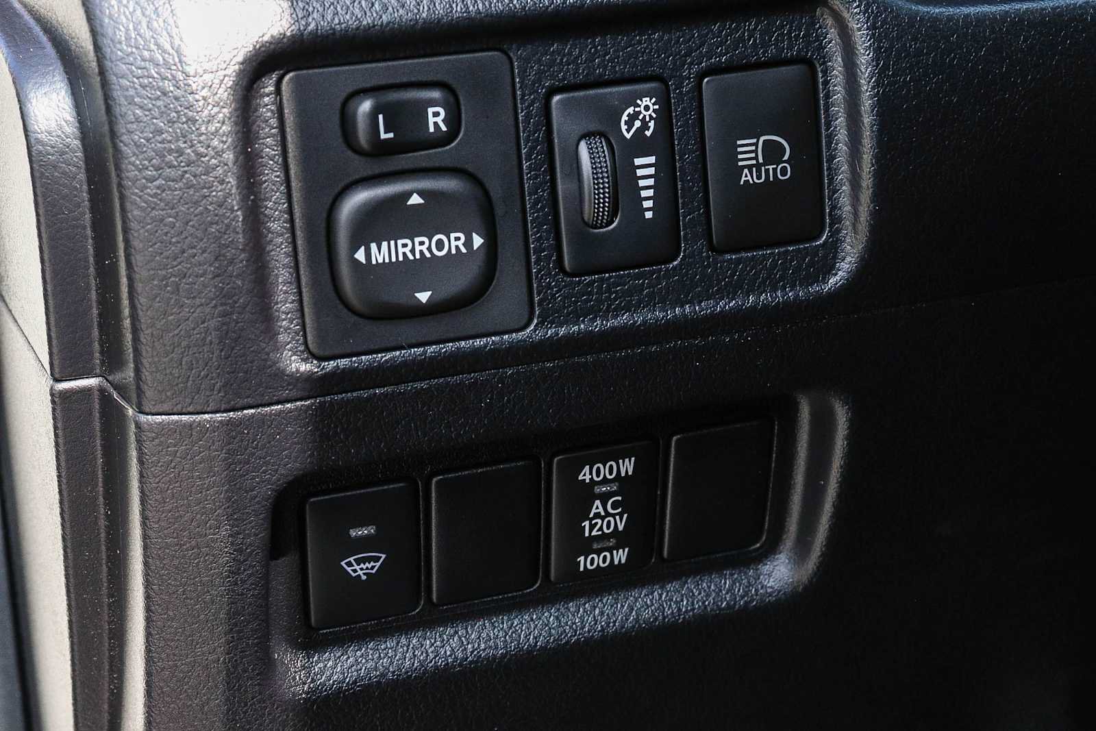Used 2020 Toyota 4Runner Venture w/ Moonroof Package AWD/4WD image 32
