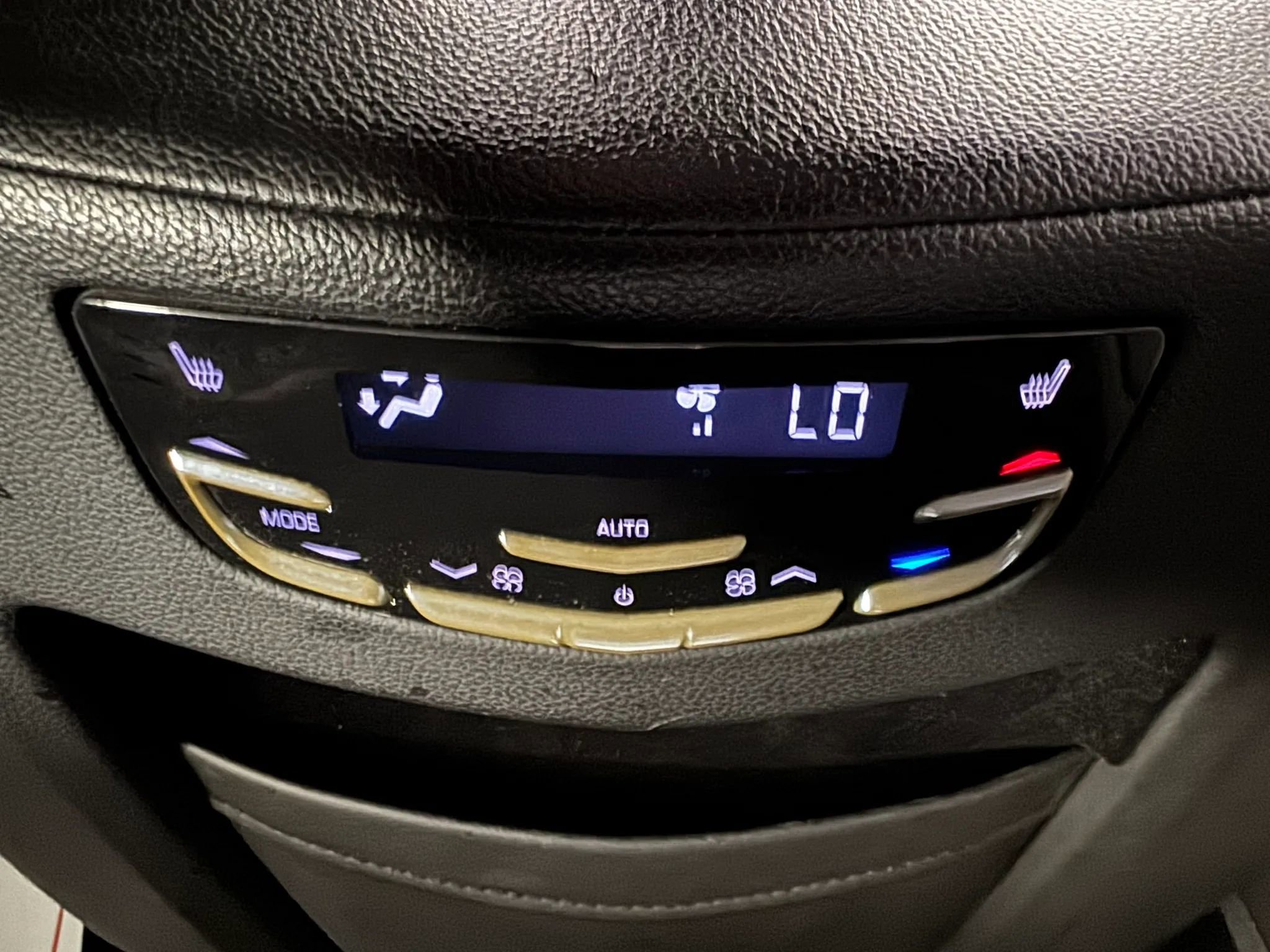 Used 2018 Cadillac Escalade Premium Luxury image 41