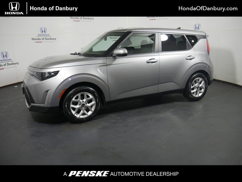 Used 2023 Kia Soul LX w/ LX Technology Package FWD image 1