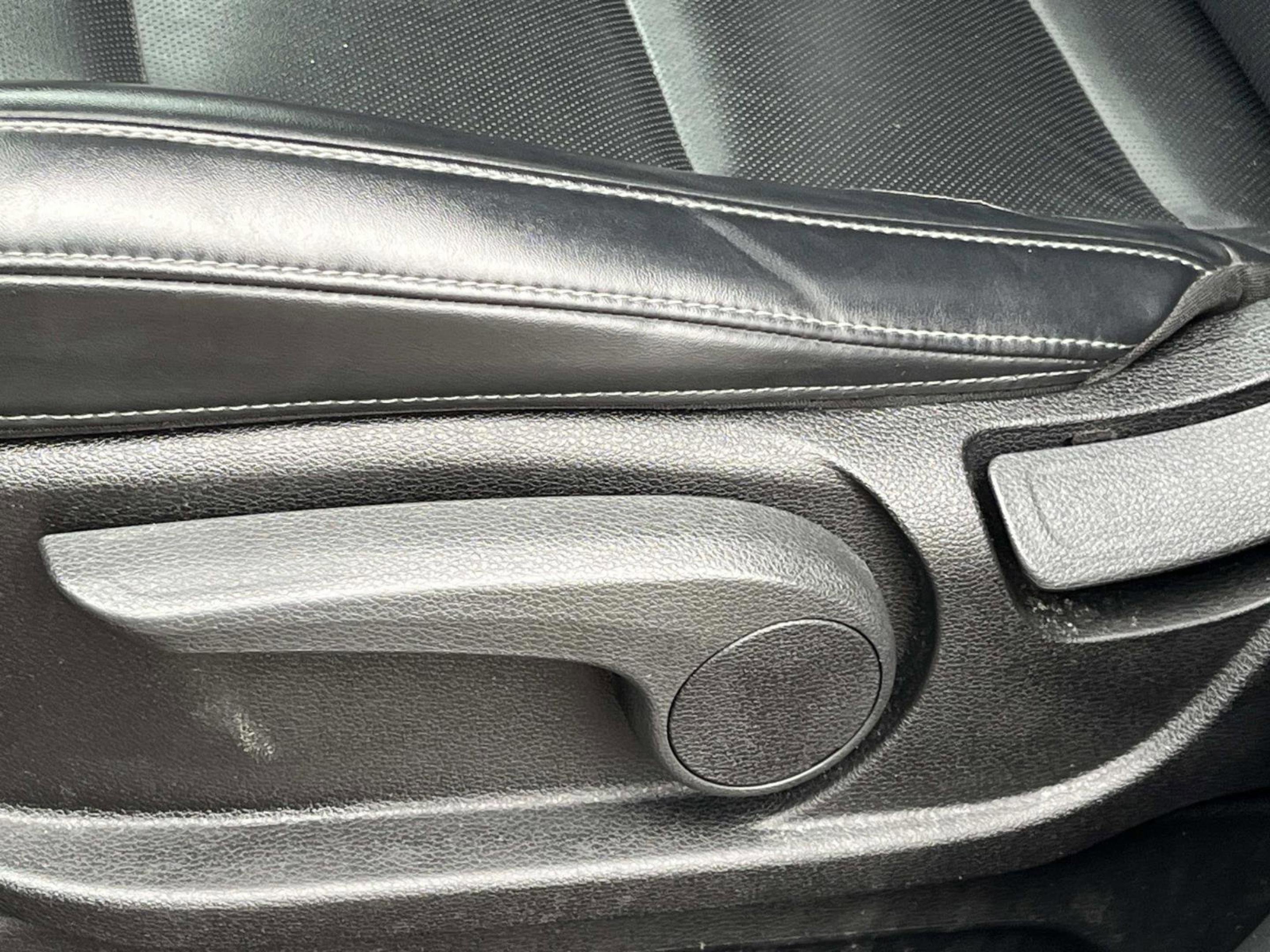 Used 2022 Kia Telluride LX image 31