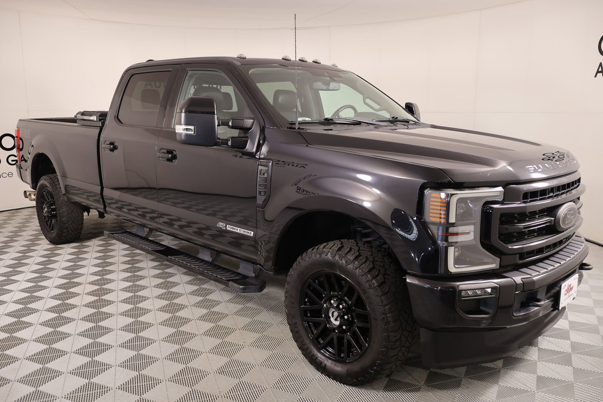 Used 2020 Ford F350 Lariat image 1