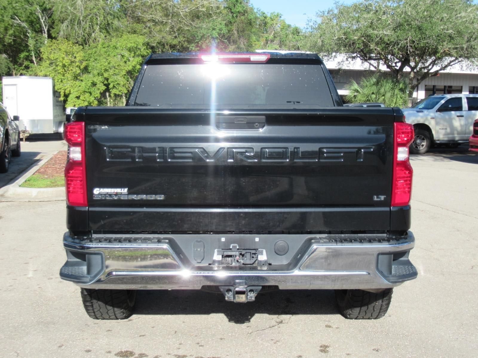 Used 2022 Chevrolet Silverado 1500 LT AWD/4WD image 6