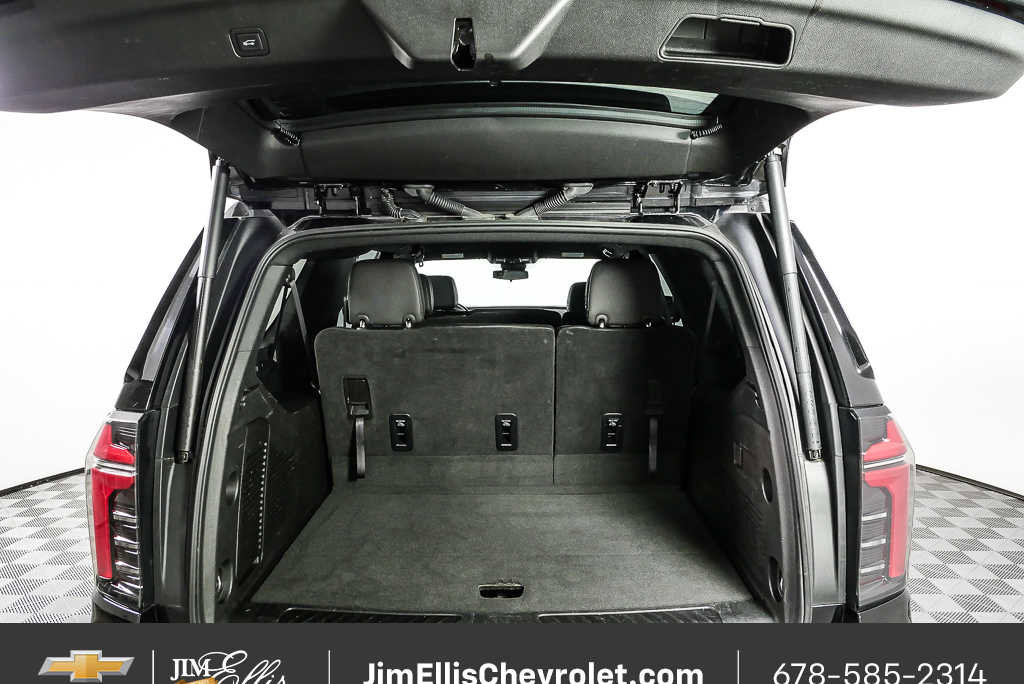 Used 2025 Chevrolet Suburban LT AWD/4WD image 29