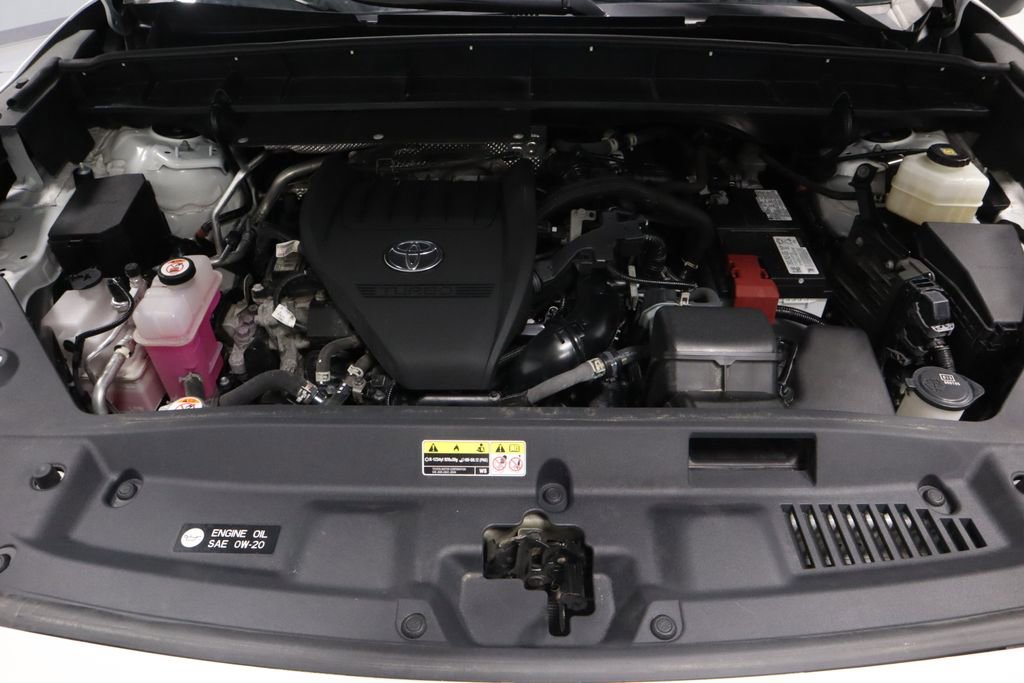 Used 2023 Toyota Highlander XLE FWD image 13