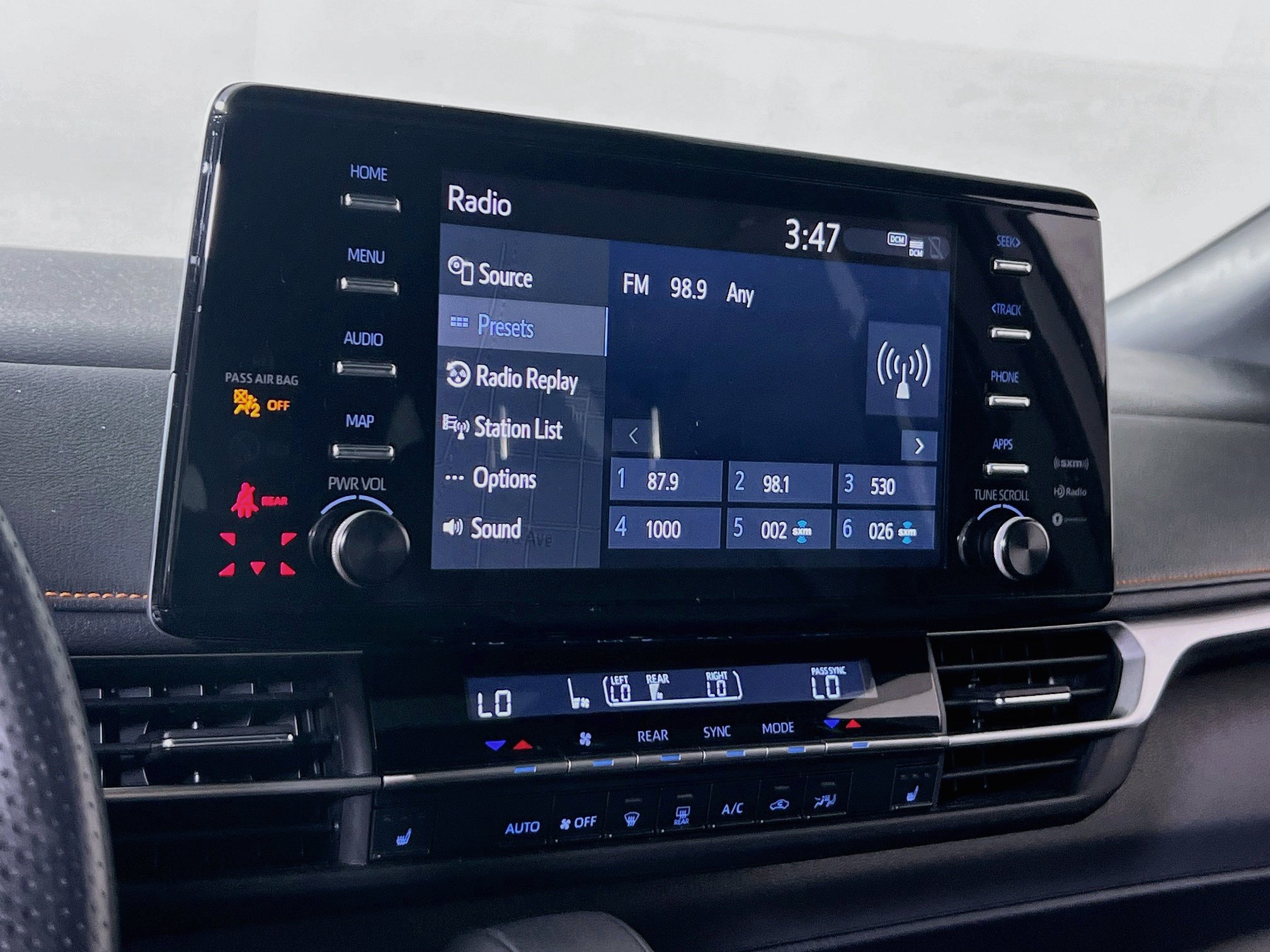 Used 2022 Toyota Sienna XSE AWD/4WD image 15