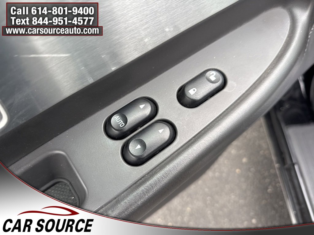 Used 2002 Ford Thunderbird image 17