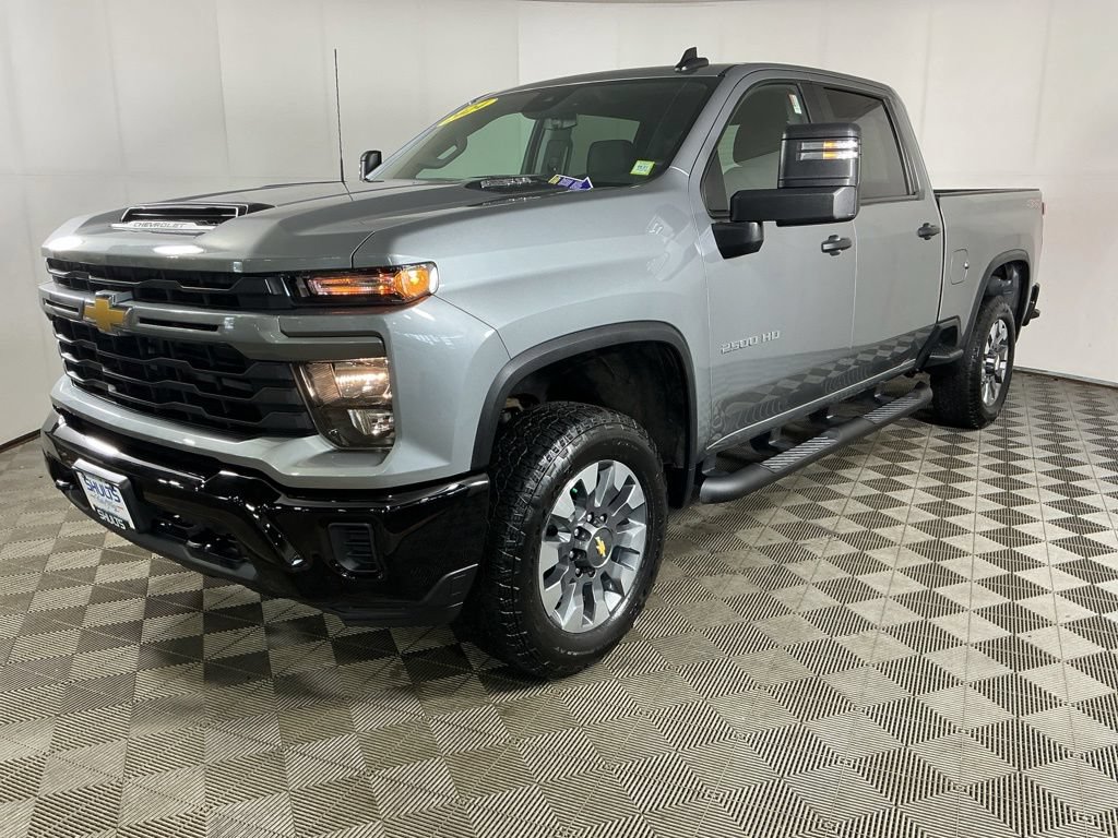 Used 2024 Chevrolet Silverado 2500 Custom w/ Custom Convenience Package AWD/4WD image 3