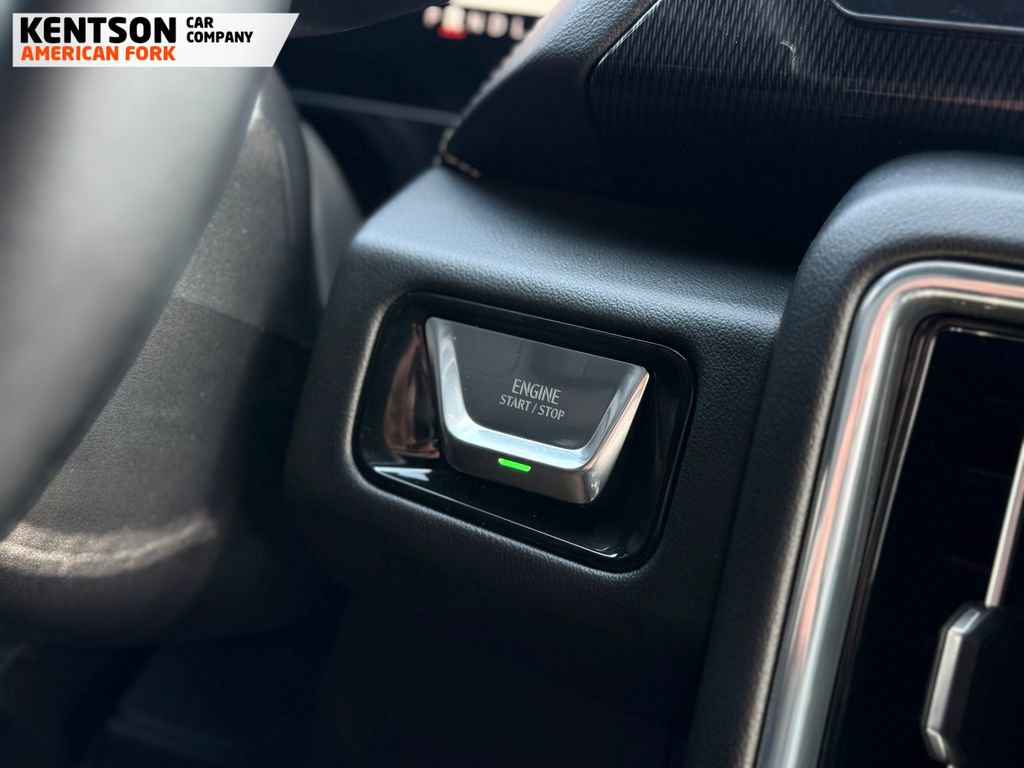 Used 2025 GMC Yukon XL Elevation image 32