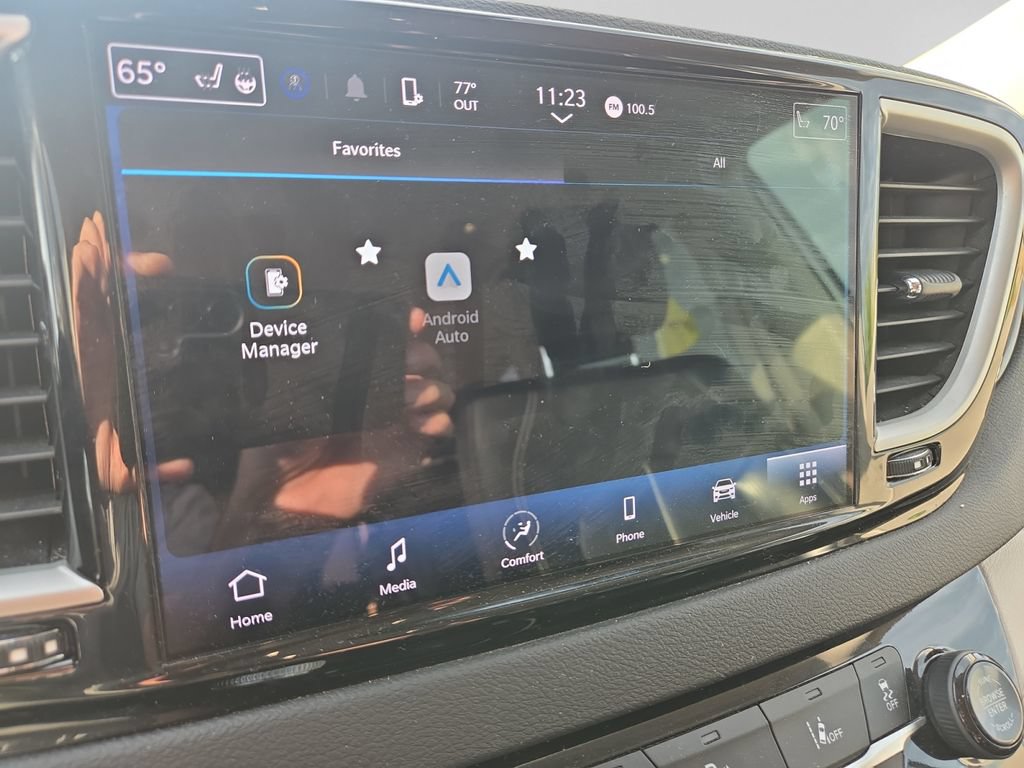 Used 2023 Chrysler Pacifica Touring-L FWD image 24