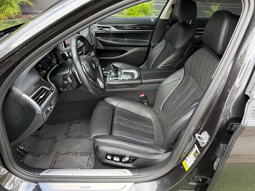 Used 2022 BMW 740i RWD image 11