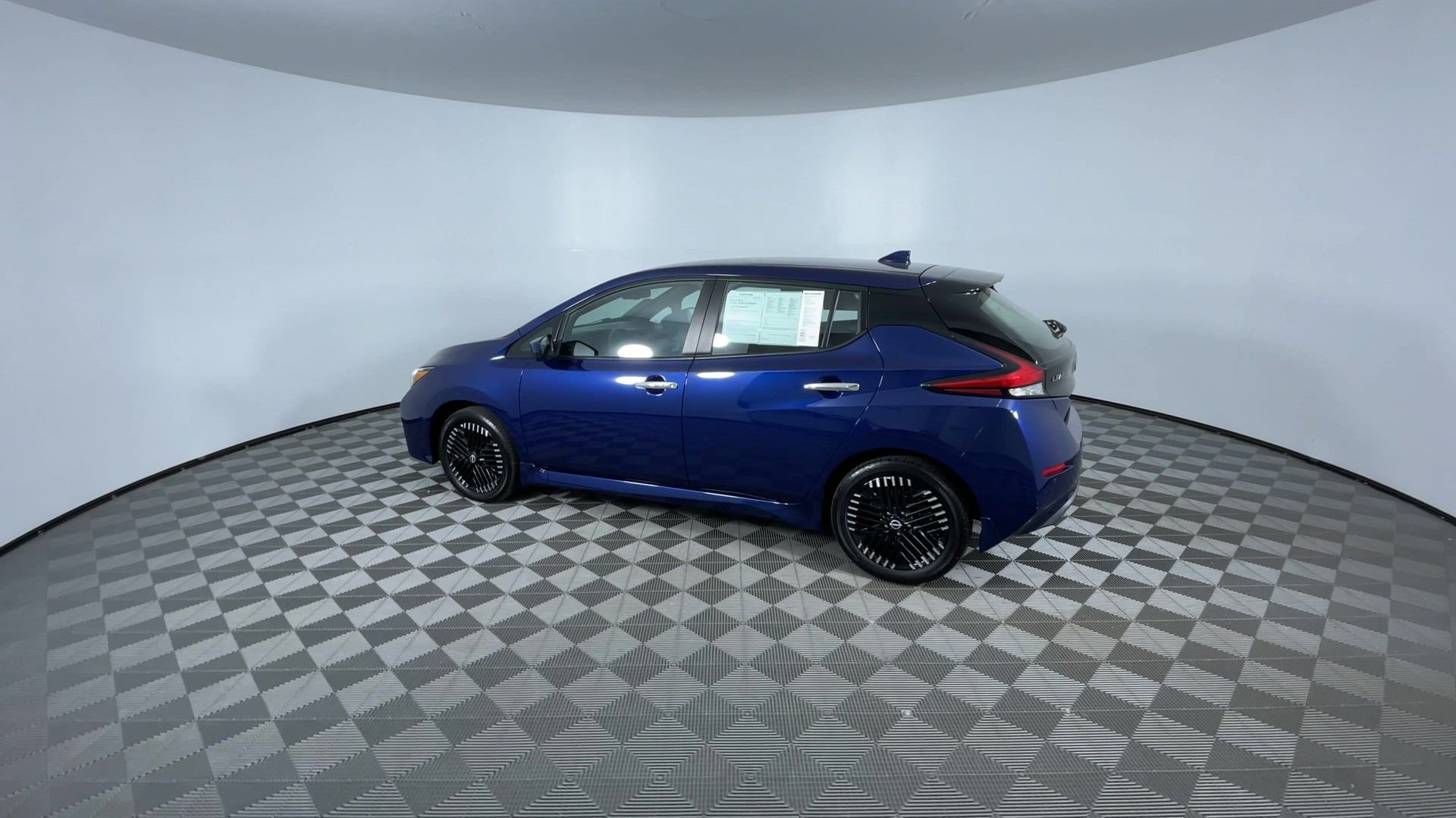 Certified 2025 Nissan Leaf SV Plus FWD image 6