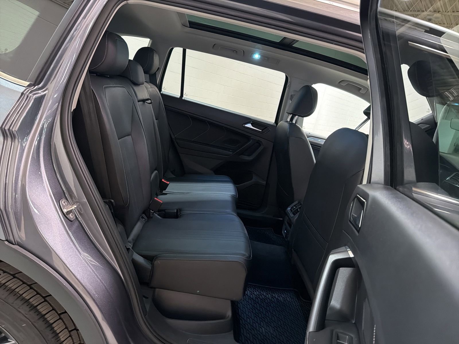 Used 2022 Volkswagen Tiguan SE image 14