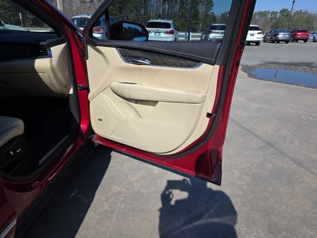 Used 2019 Cadillac XT5 AWD image 48