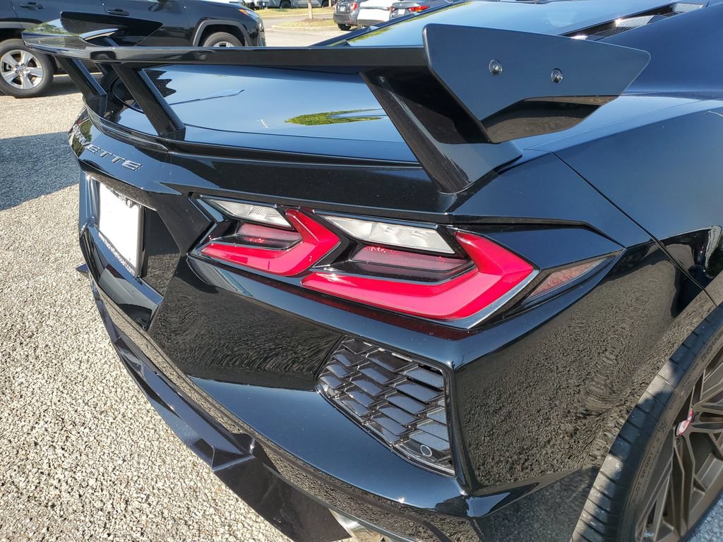 Used 2022 Chevrolet Corvette Stingray Preferred Cpe w/ Z51 Performance Package RWD image 19