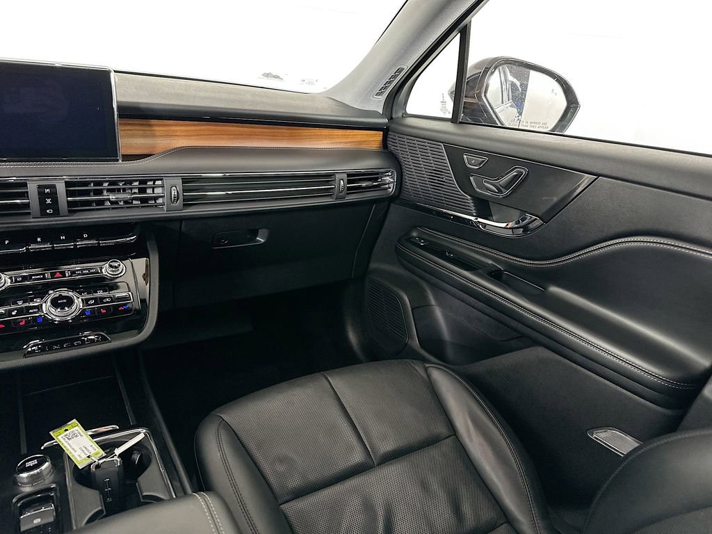 Used 2022 Lincoln Corsair Reserve w/ Elements Package image 32