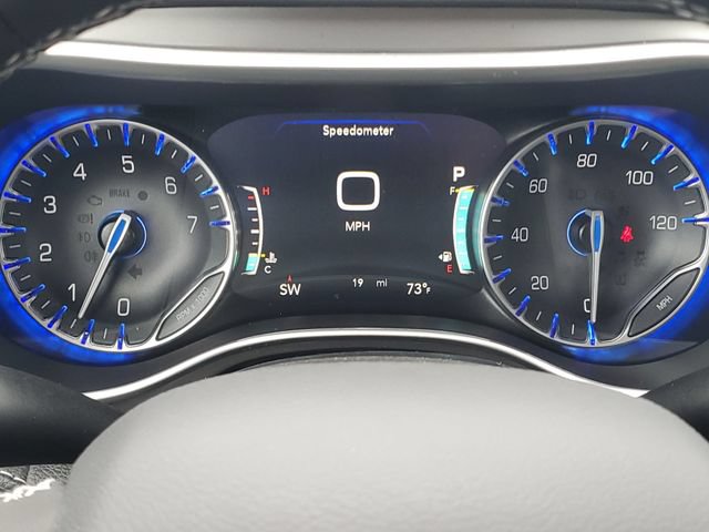 New 2027 Chrysler Pacifica Limited w/ Family Tech Group AWD/4WD image 21