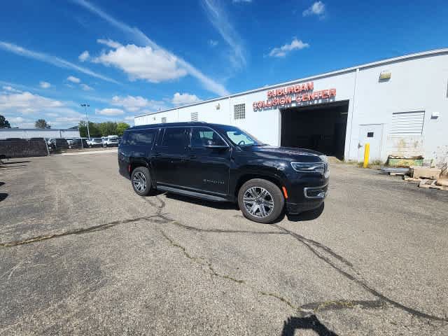 Certified 2024 Jeep Wagoneer L Series II w/ Flexible Seating Group AWD/4WD image 9