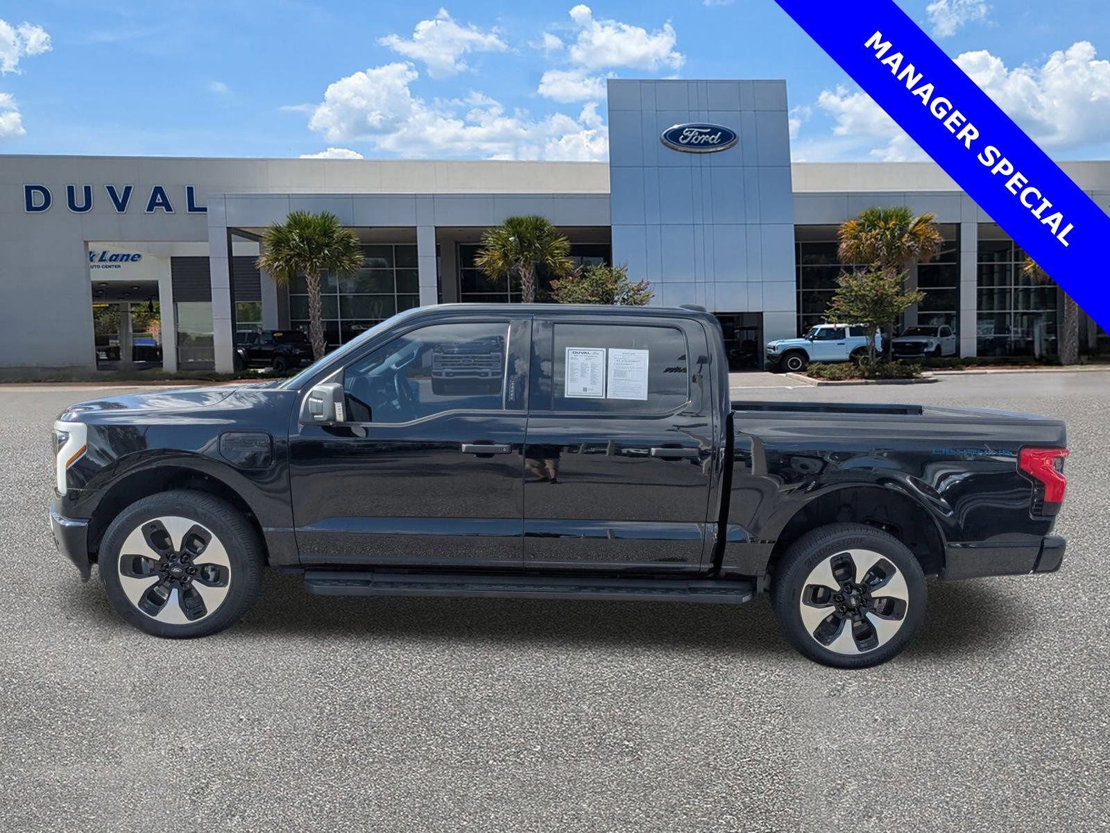 Used 2023 Ford F150 Lightning XLT image 7