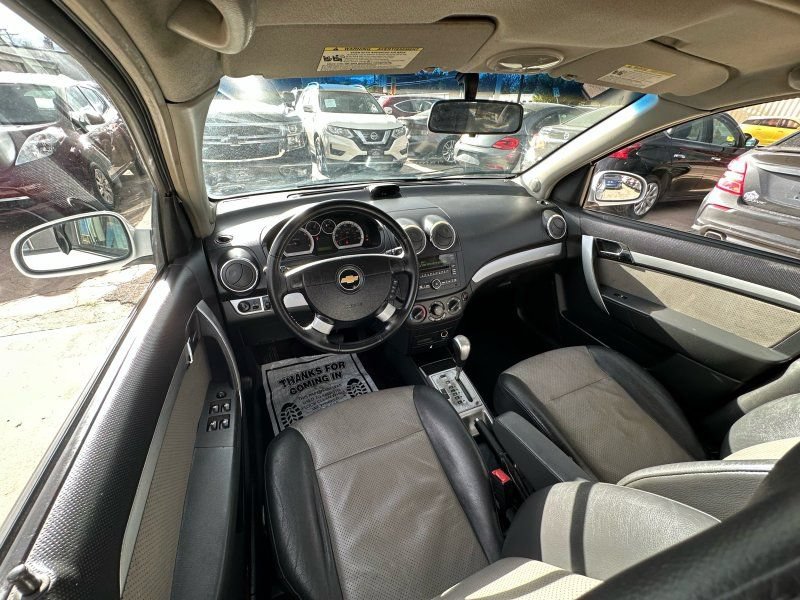 Used 2011 Chevrolet Aveo5 LT FWD image 23