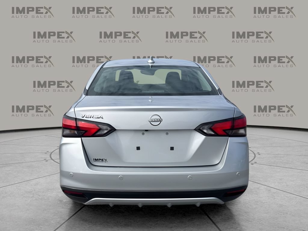 Used 2025 Nissan Versa SV FWD image 4