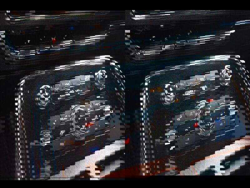 Used 2018 Lincoln Navigator L Select image 12