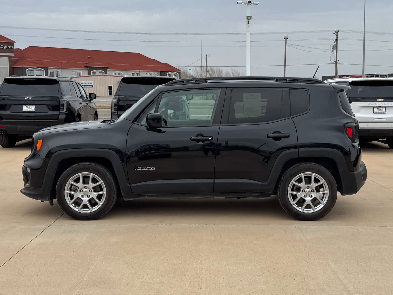 Used 2020 Jeep Renegade Latitude image 3