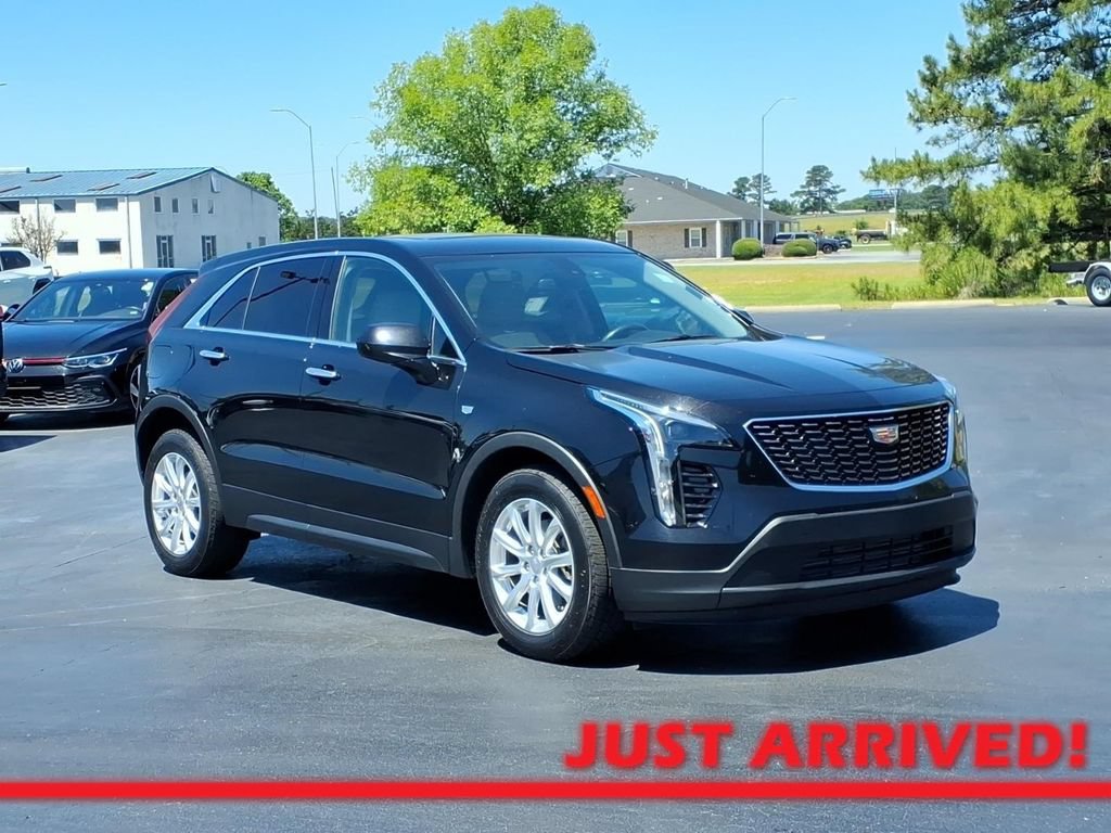 Used 2019 Cadillac XT4 Luxury FWD image 1