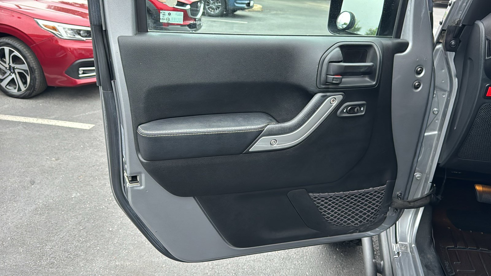 Used 2017 Jeep Wrangler Unlimited Rubicon AWD/4WD image 11