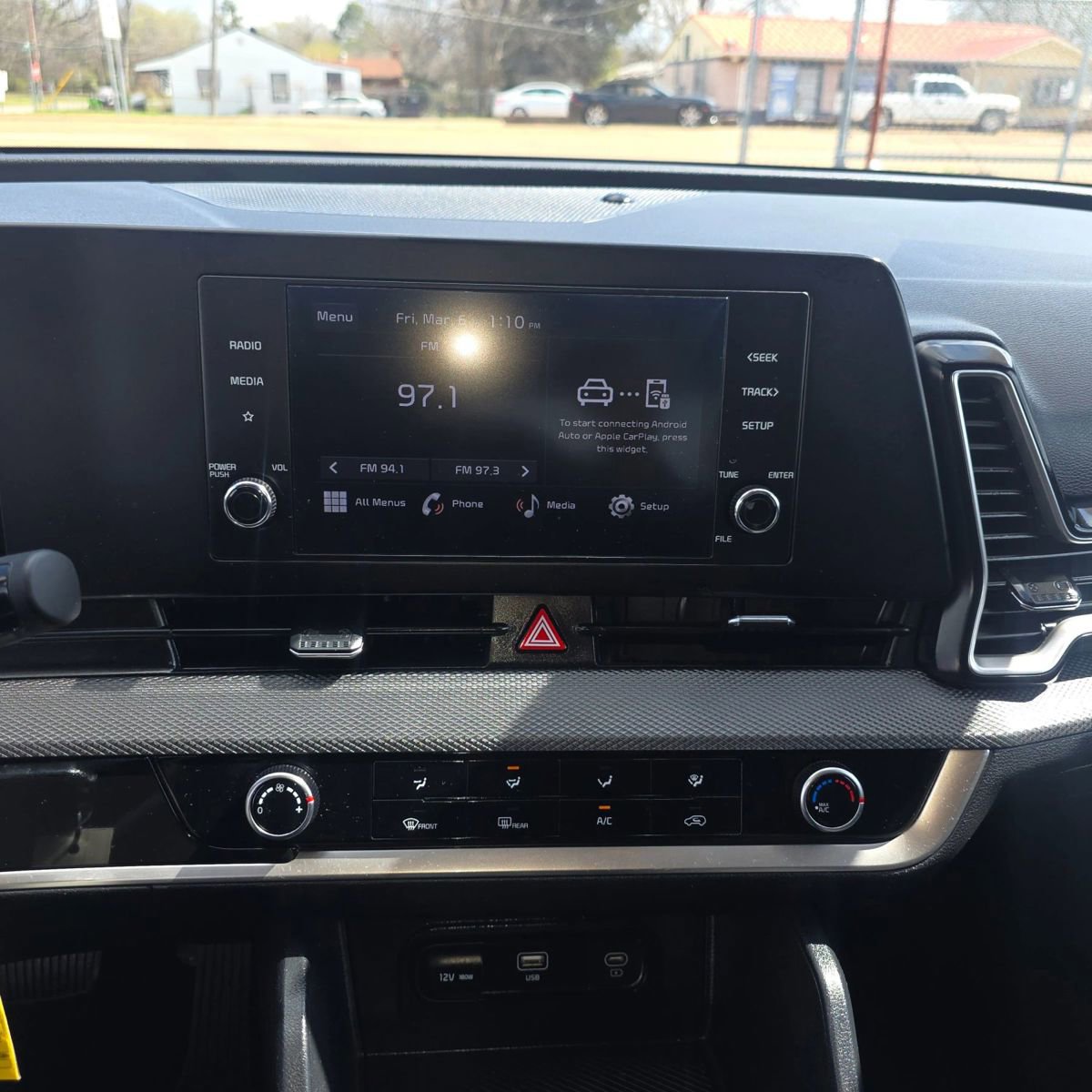 Used 2024 Kia Sportage LX image 18