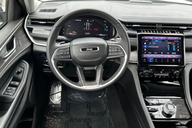 Certified 2022 Jeep Grand Cherokee Limited 4xe w/ MOPAR Finishing Package image 14