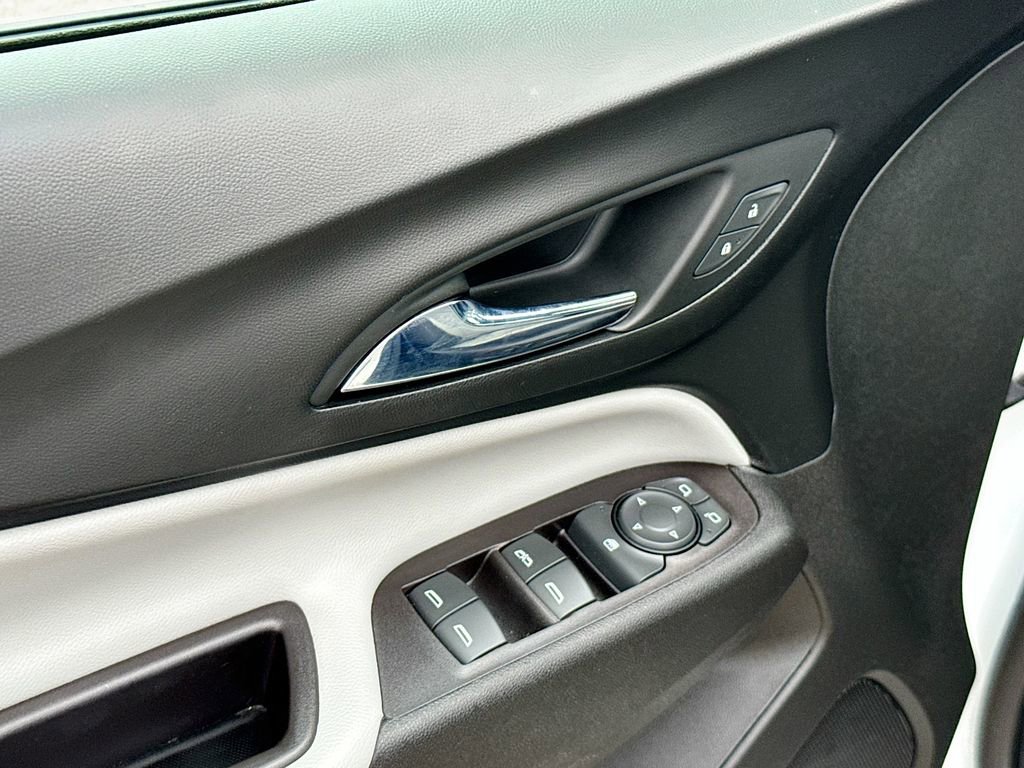 Used 2022 Chevrolet Equinox LS w/ LS Convenience Package image 17