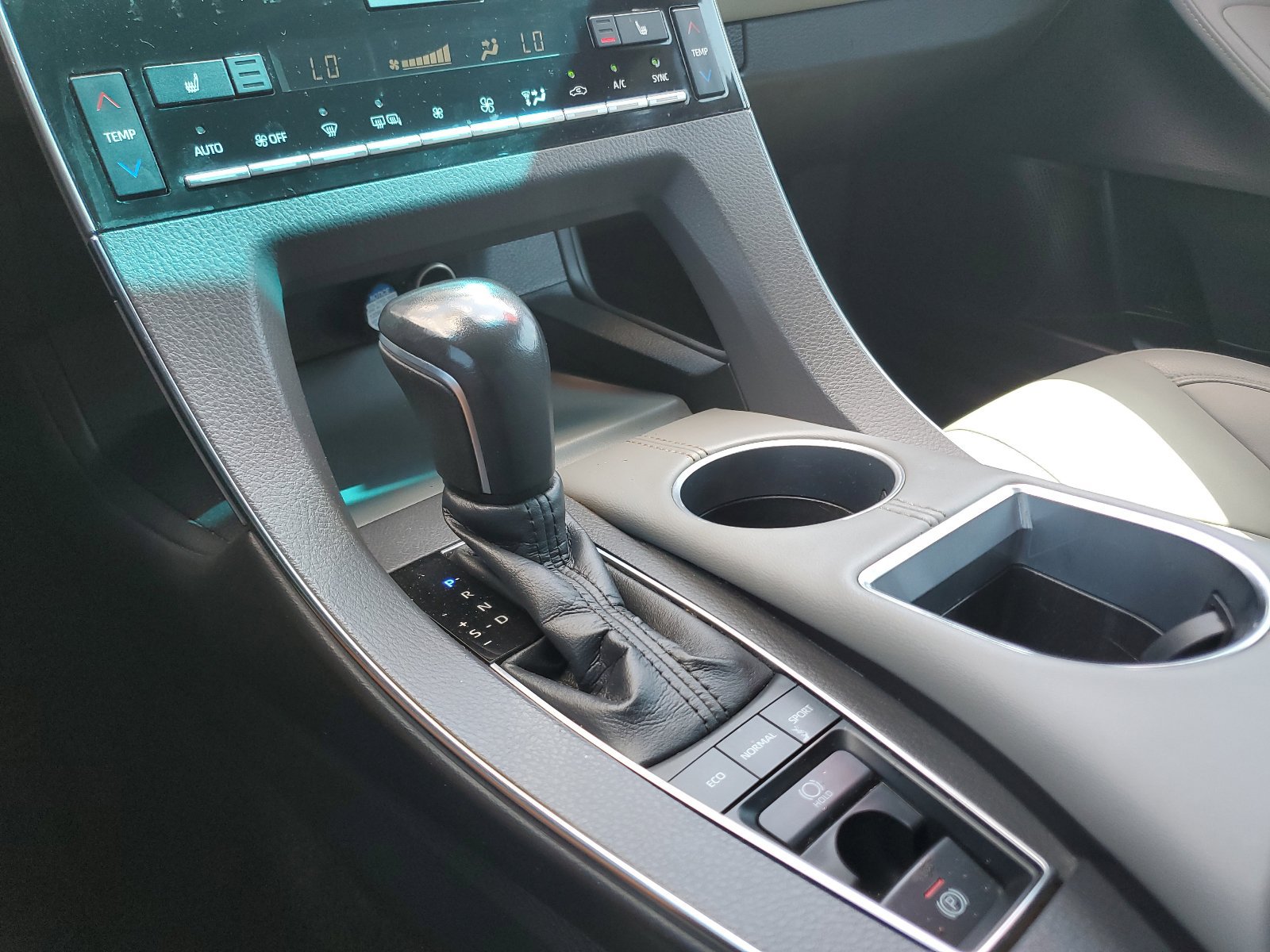 Used 2021 Toyota Avalon XLE FWD image 30