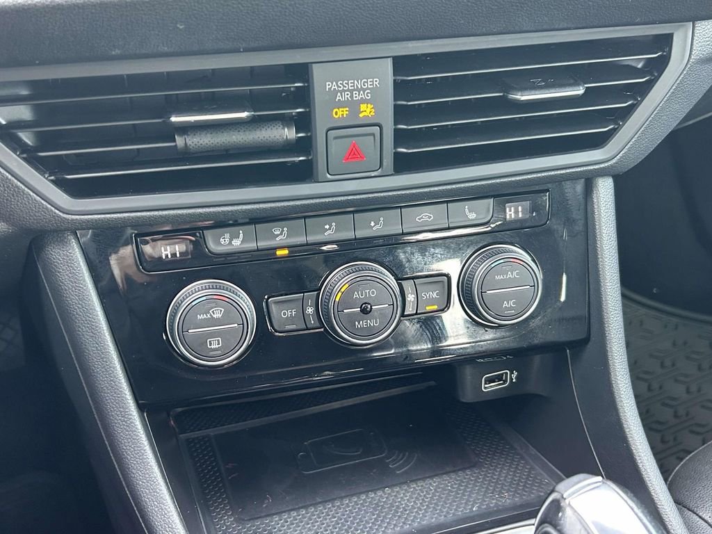 Used 2020 Volkswagen Jetta SEL image 25