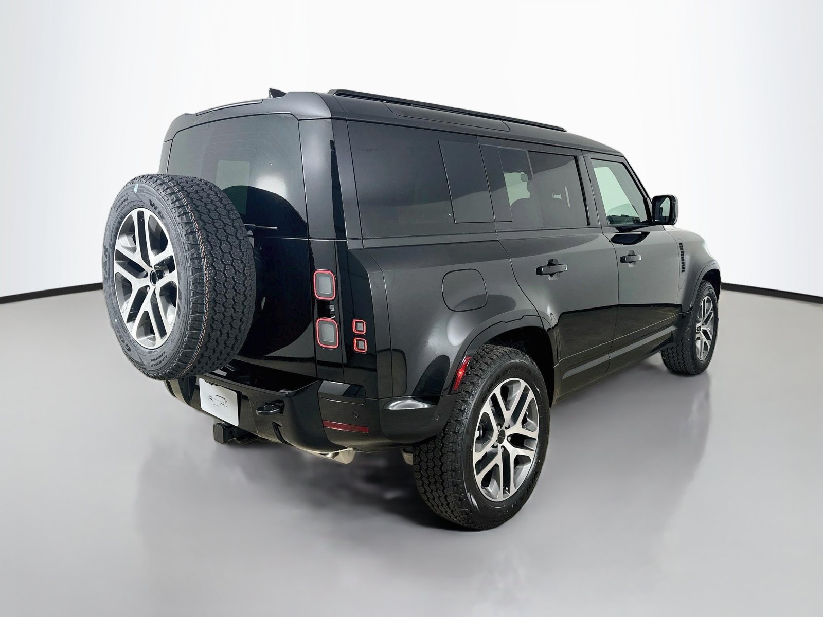 New 2026 Land Rover Defender 110 X-Dynamic SE AWD/4WD image 5