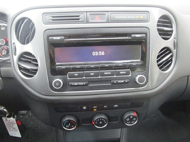 Used 2013 Volkswagen Tiguan S image 13