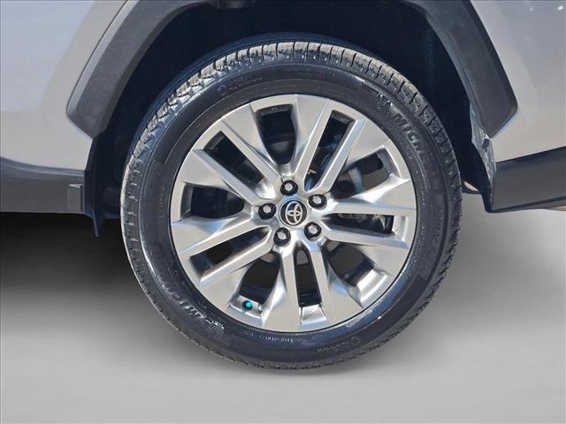 Used 2022 Toyota RAV4 Limited image 24