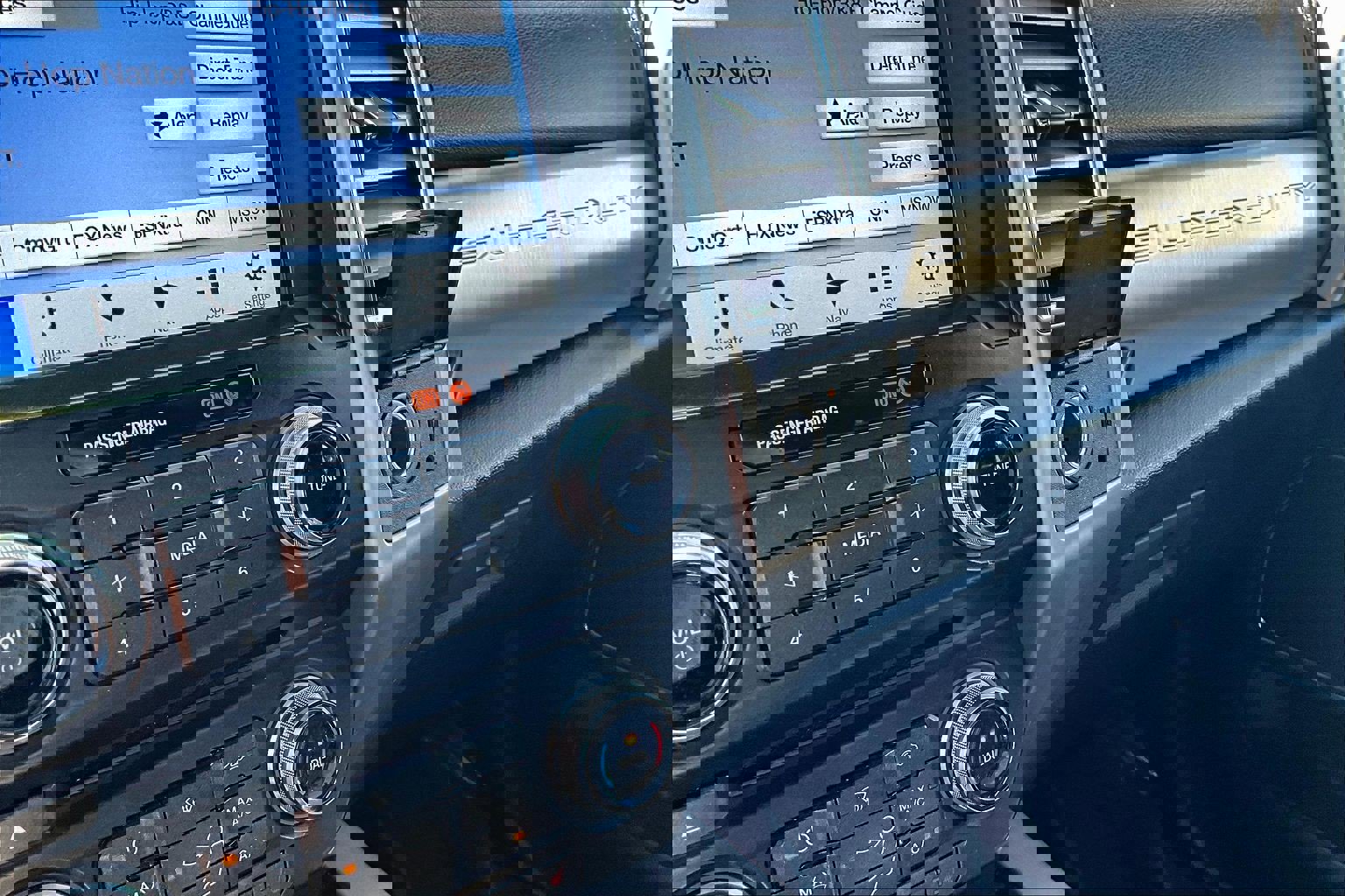 Used 2017 Ford F250 Platinum w/ Platinum Ultimate Package image 32