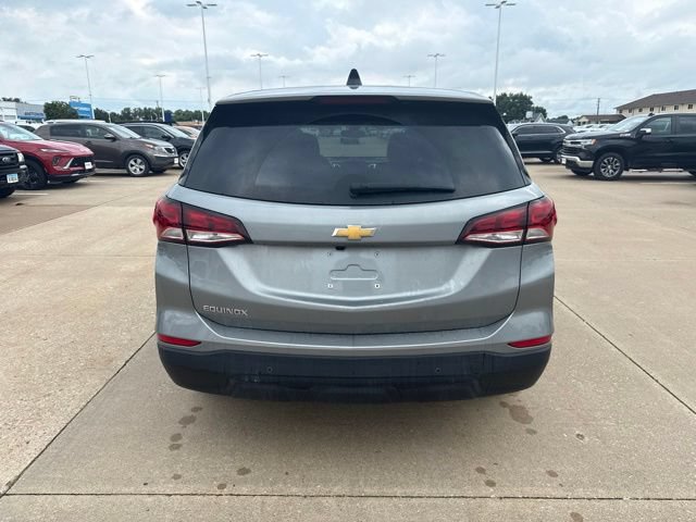 Used 2024 Chevrolet Equinox LS w/ LS Convenience Package FWD image 4