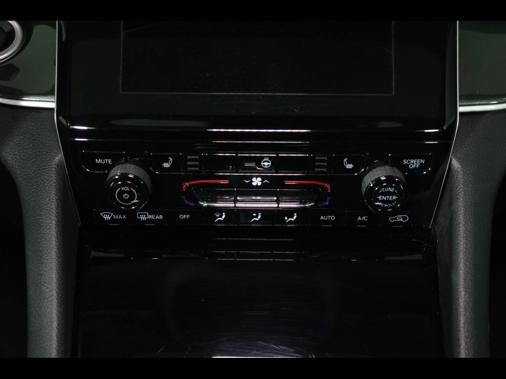 Certified 2023 Jeep Grand Cherokee L Laredo w/ Luxury Tech Group I AWD/4WD image 28