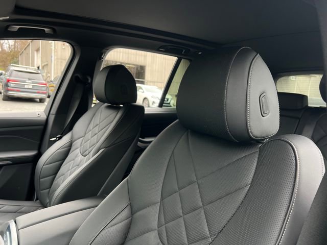 Used 2024 BMW X5 xDrive50e w/ M Sport Package AWD/4WD image 14
