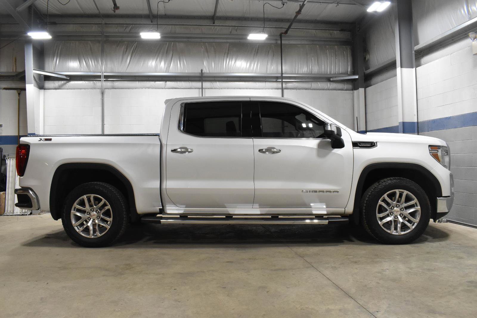 Used 2021 GMC Sierra 1500 SLT w/ SLT Premium Plus Package AWD/4WD image 28