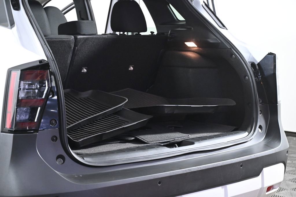 Used 2025 Nissan Kicks SV w/ SV Premium Package image 29