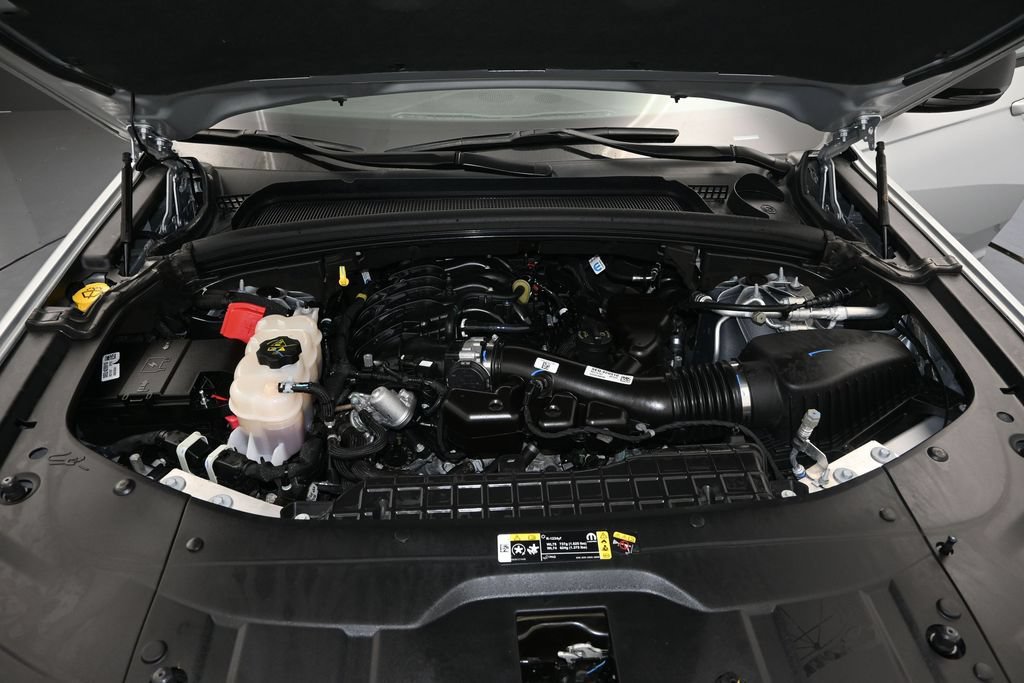 Used 2024 Jeep Grand Cherokee Altitude RWD image 16